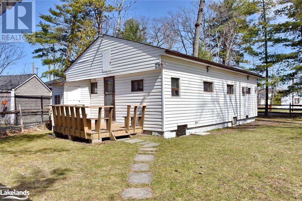 34 Nancy Street, Wasaga Beach, Ontario  L9Z 2K5 - Photo 2 - 40587967