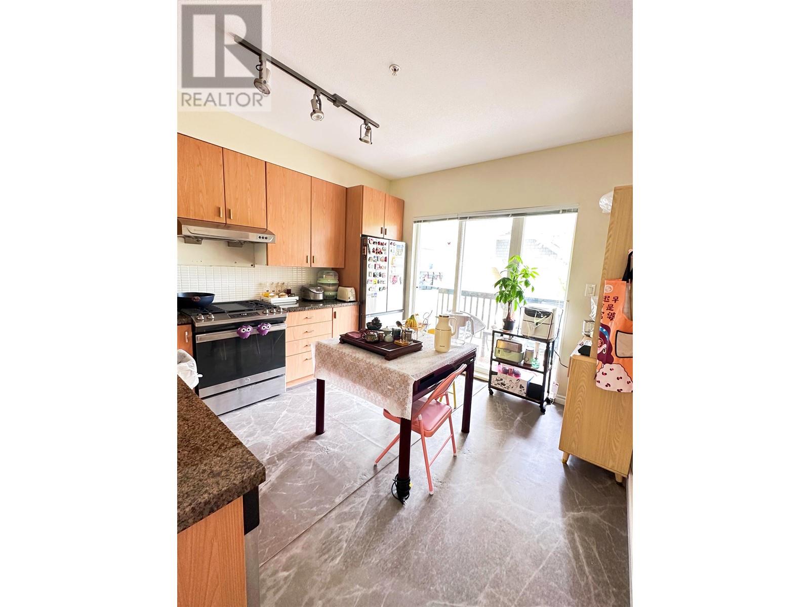 Listing Picture 7 of 11 : 80 6878 SOUTHPOINT DRIVE, Burnaby / 本拿比 - 魯藝地產 Yvonne Lu Group - MLS Medallion Club Member