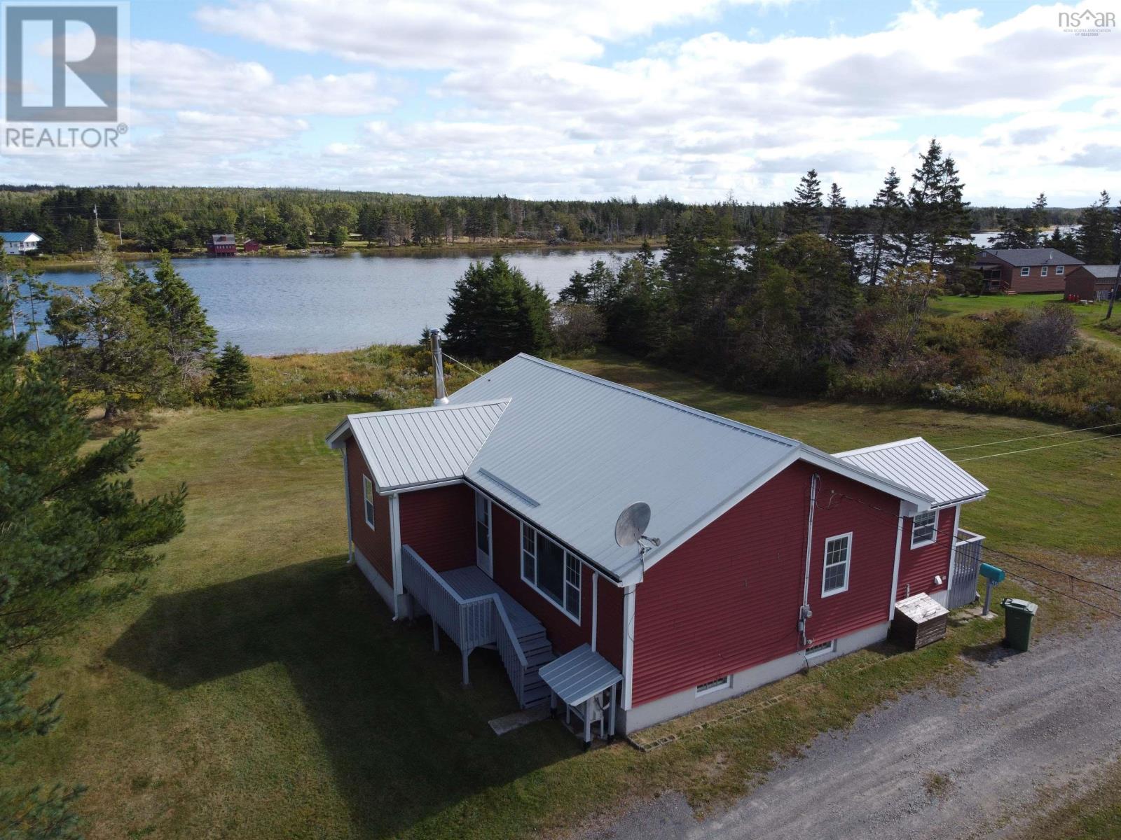 40 Ferry Road, Moser River, Nova Scotia  B0J 2K0 - Photo 2 - 202409403