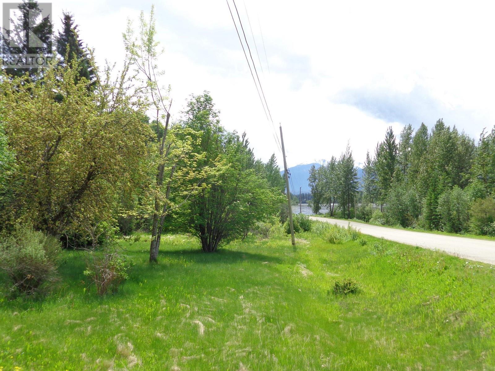 2880 Mountain View Road, Mcbride, British Columbia  V0J 2E0 - Photo 3 - R2879829