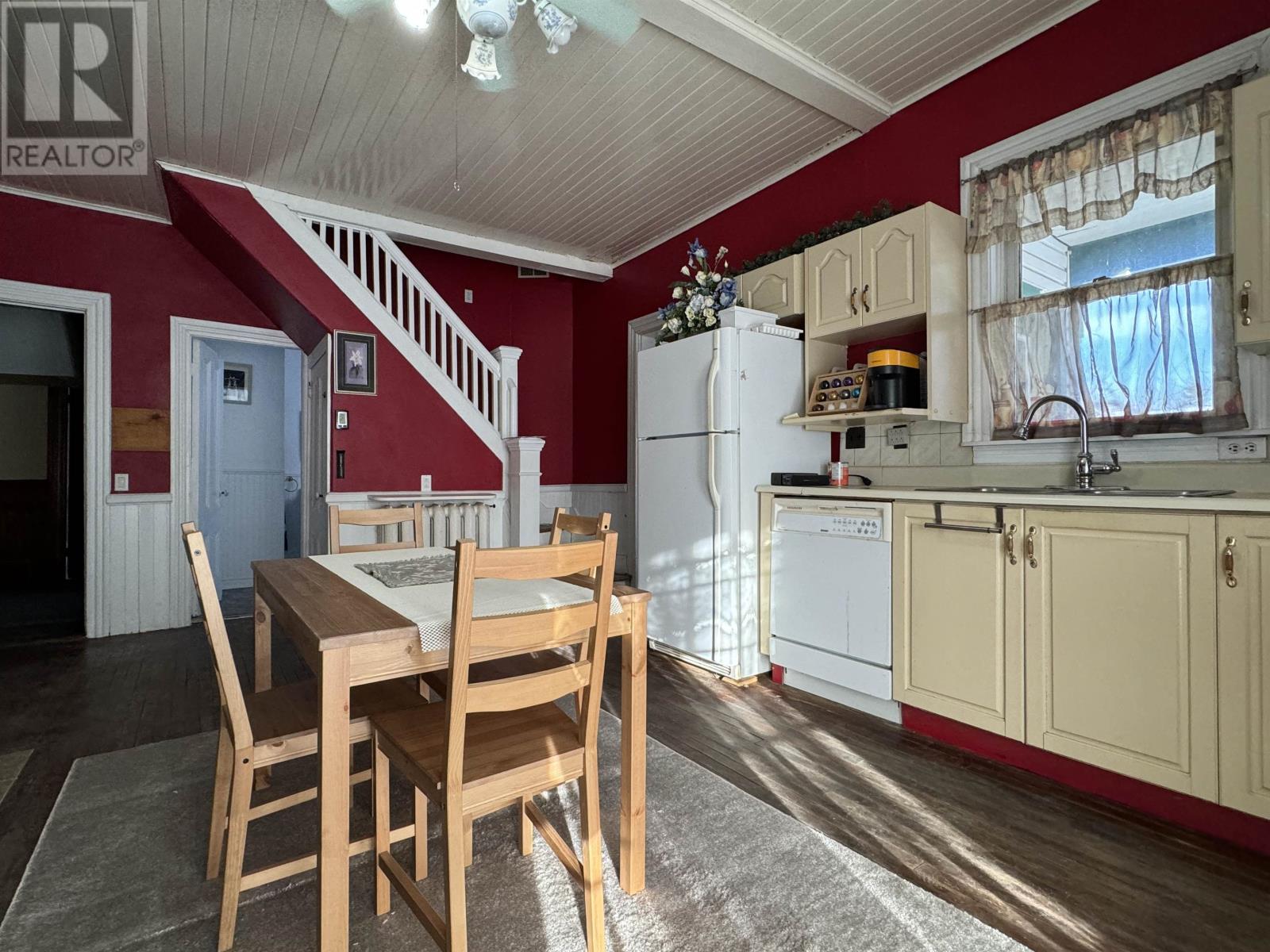27 Granville Street, Summerside, Prince Edward Island  C1N 2Y9 - Photo 6 - 202400432