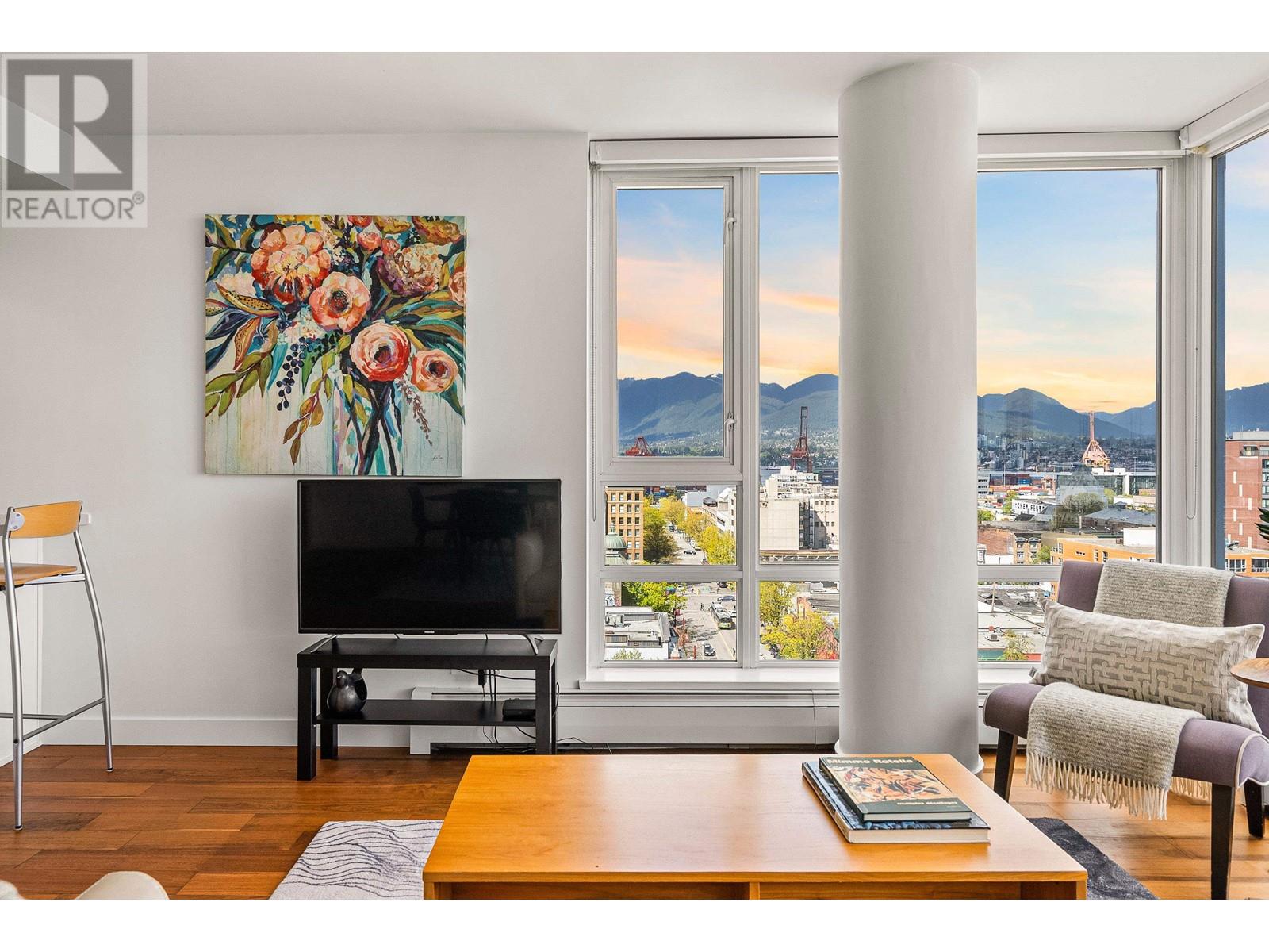 Ph6 188 Keefer Street, Vancouver, British Columbia V6A 0E3 (26895261) Natasha Taylor