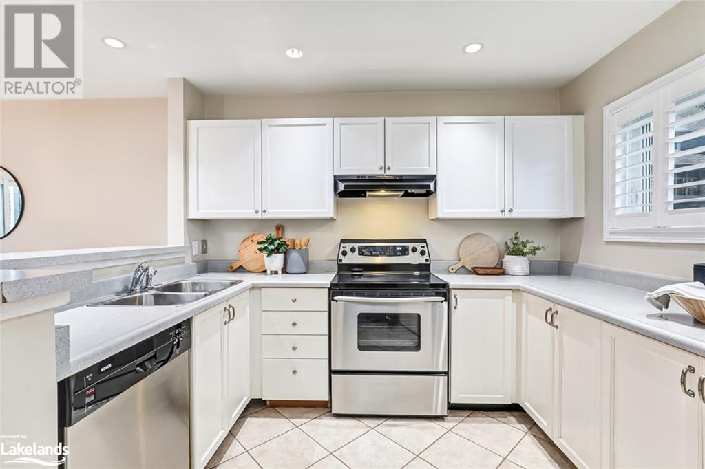 402 Mariners Way, Collingwood, Ontario  L9Y 5C7 - Photo 6 - 40589354