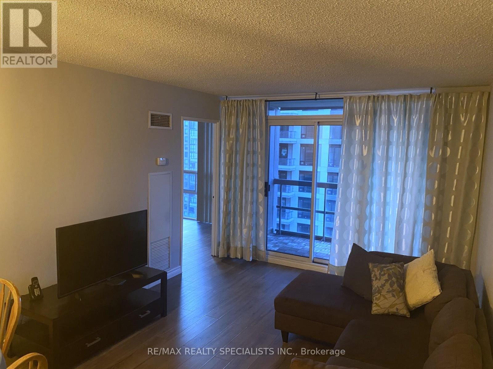 2001 - 156 Enfield Place, Mississauga, Ontario  L5B 4L8 - Photo 10 - W8293058