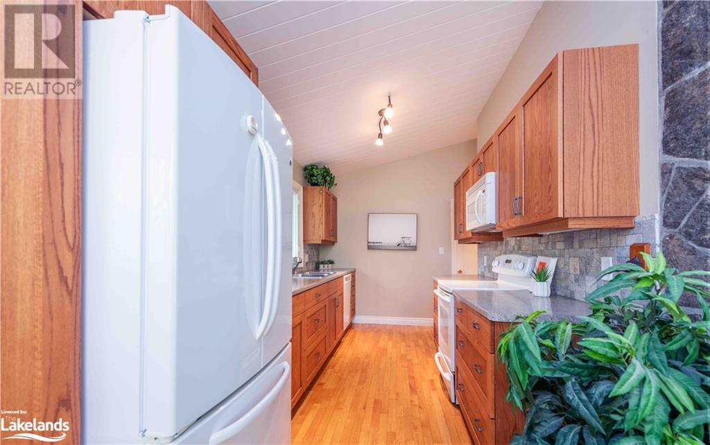 223 Woodland Drive, Huntsville, Ontario  P1H 1A6 - Photo 11 - 40588997