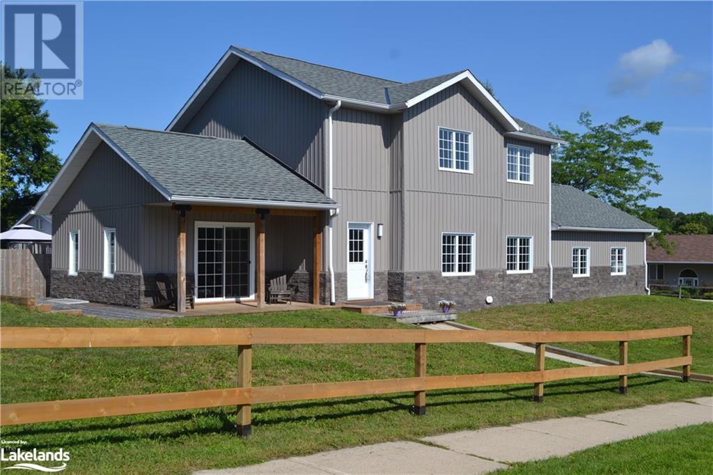 15 Lankin Avenue, Bracebridge, Ontario  P1L 1Y4 - Photo 1 - 40589448