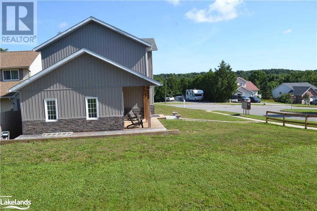 15 Lankin Avenue, Bracebridge, Ontario  P1L 1Y4 - Photo 3 - 40589448