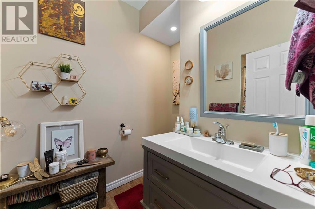 48 Renfrew Street, Pembroke, Ontario  K8A 5R6 - Photo 12 - 1392251