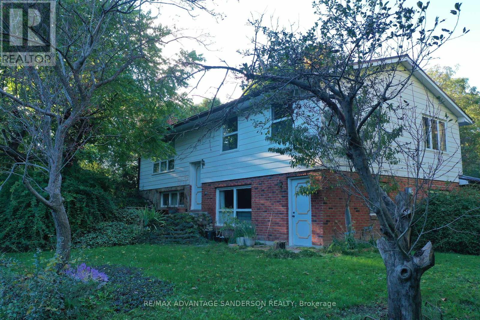 14482 Eight Mile Road, Middlesex Centre, Ontario  N0M 1C0 - Photo 3 - X8340794