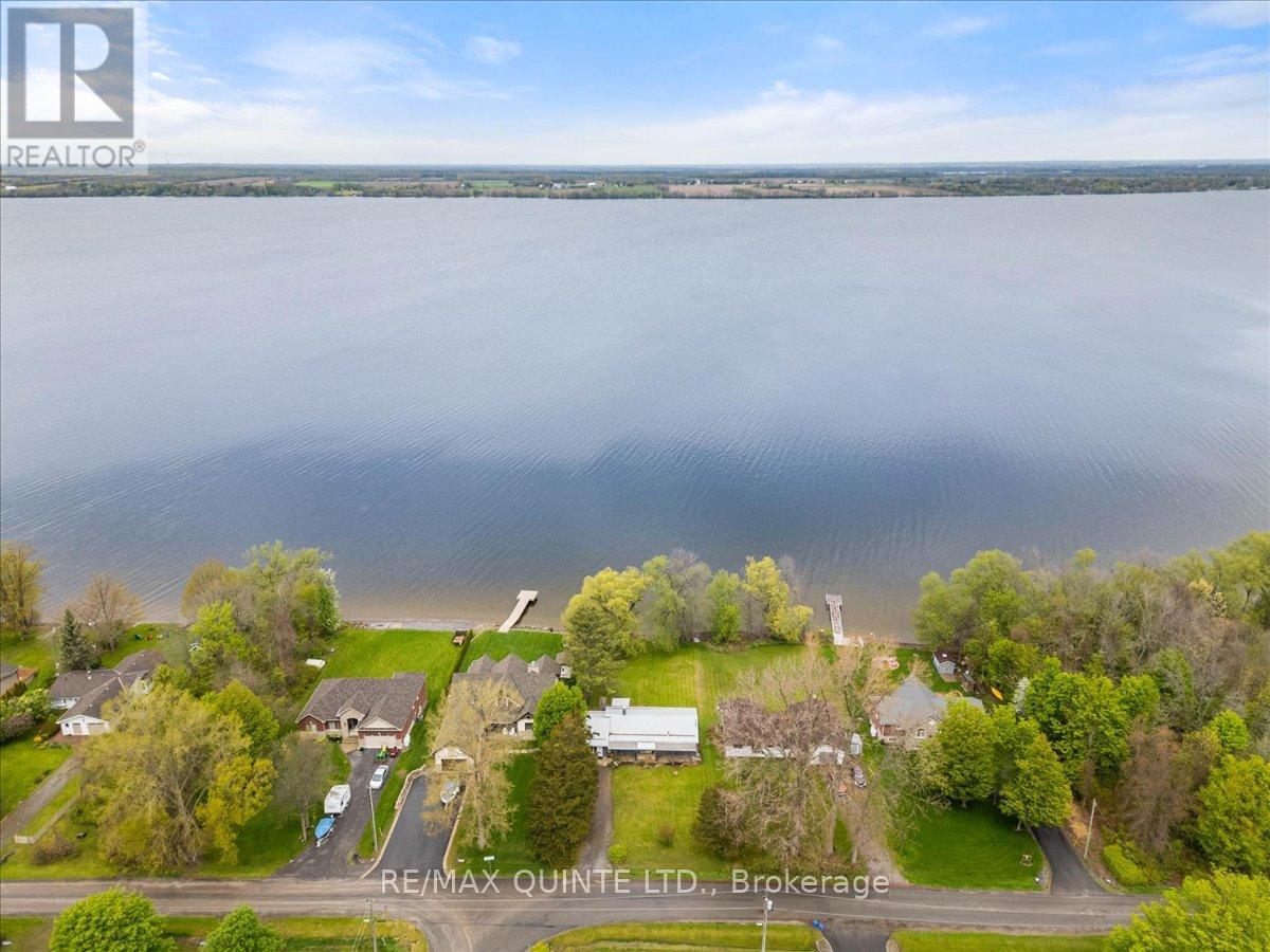 109 Prinyers Cove Crescent, Prince Edward County, Ontario  K0K 2T0 - Photo 4 - X8342284