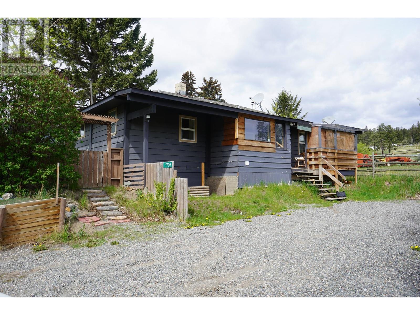 1706 Frontage Road, Clinton, British Columbia  V0K 1K0 - Photo 2 - 178508