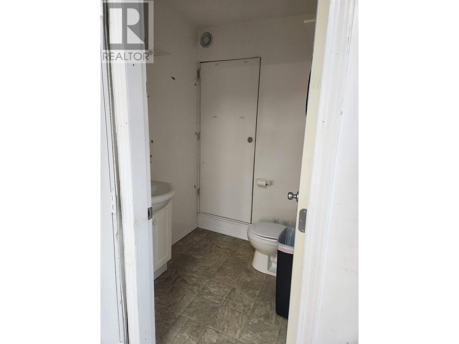 22338 Lougheed Highway, Maple Ridge, British Columbia  V2X 2T4 - Photo 10 - C8060052