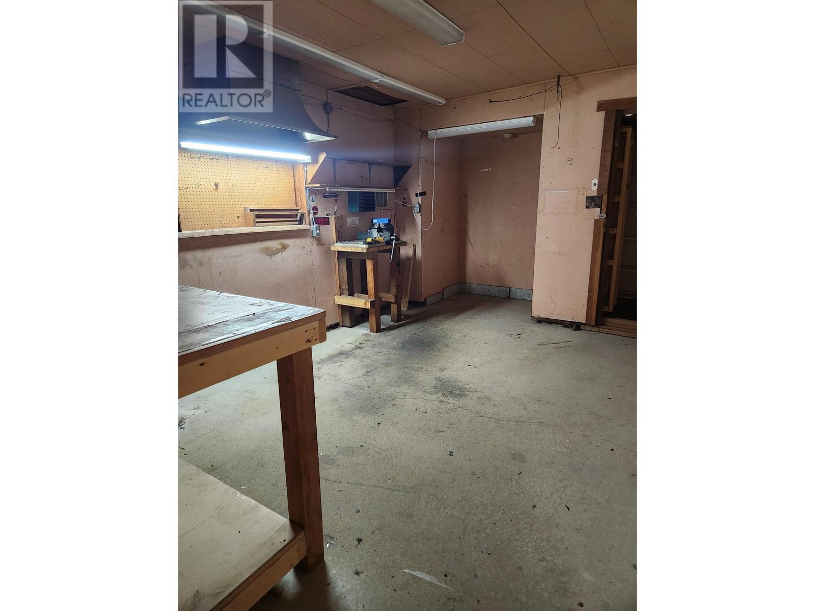 22338 Lougheed Highway, Maple Ridge, British Columbia  V2X 2T4 - Photo 13 - C8060052