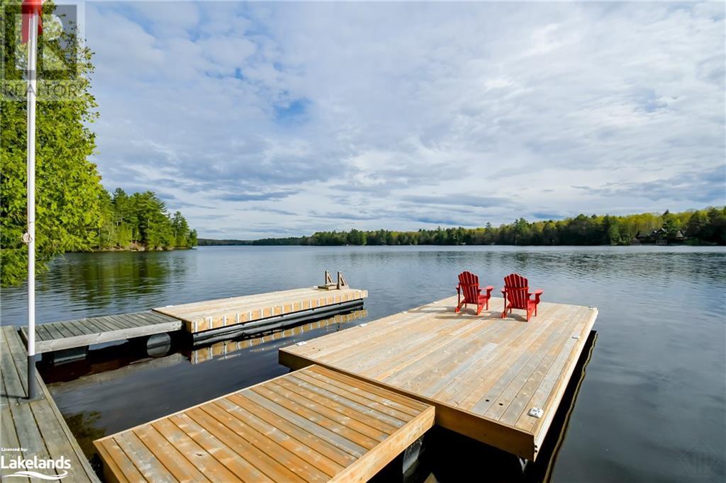 <h3>$2,295,000</h3><p>1107 Waseosa Lake Rd, Huntsville, Ontario</p>