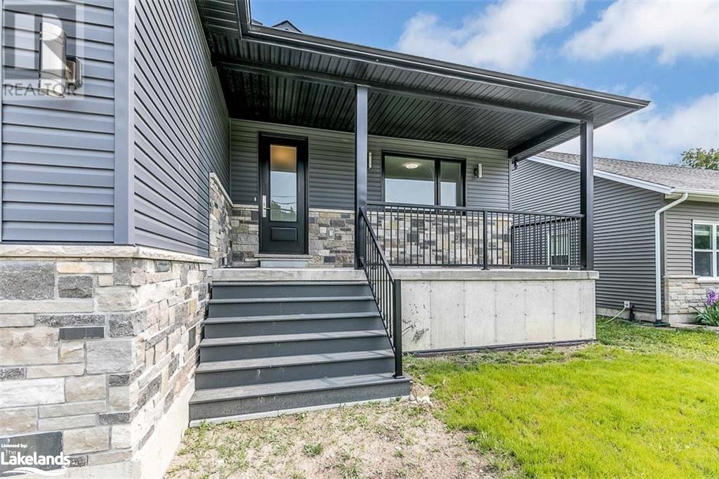 18 Lakeshore Road, Wasaga Beach, Ontario  L9Z 2Y5 - Photo 2 - 40589793