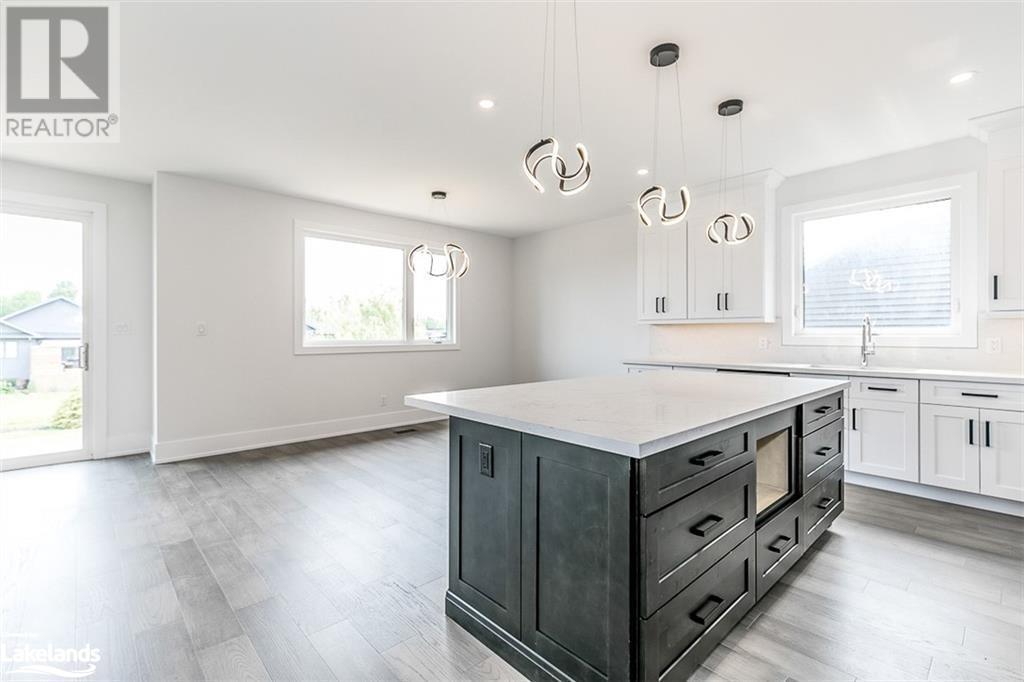 18 Lakeshore Road, Wasaga Beach, Ontario  L9Z 2Y5 - Photo 5 - 40589793