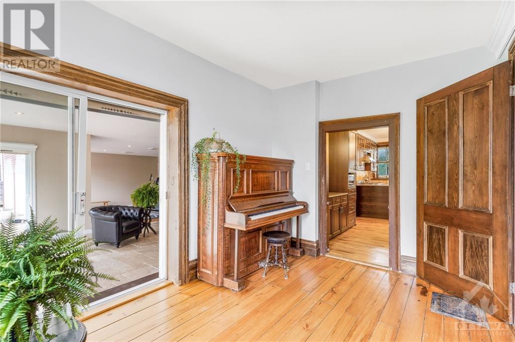 140 High Street, Vankleek Hill, Ontario  K0B 1R0 - Photo 6 - 1390900