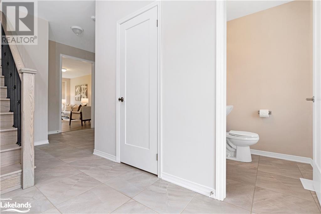18 Albany Street, Collingwood, Ontario  L9Y 3V3 - Photo 4 - 40589292