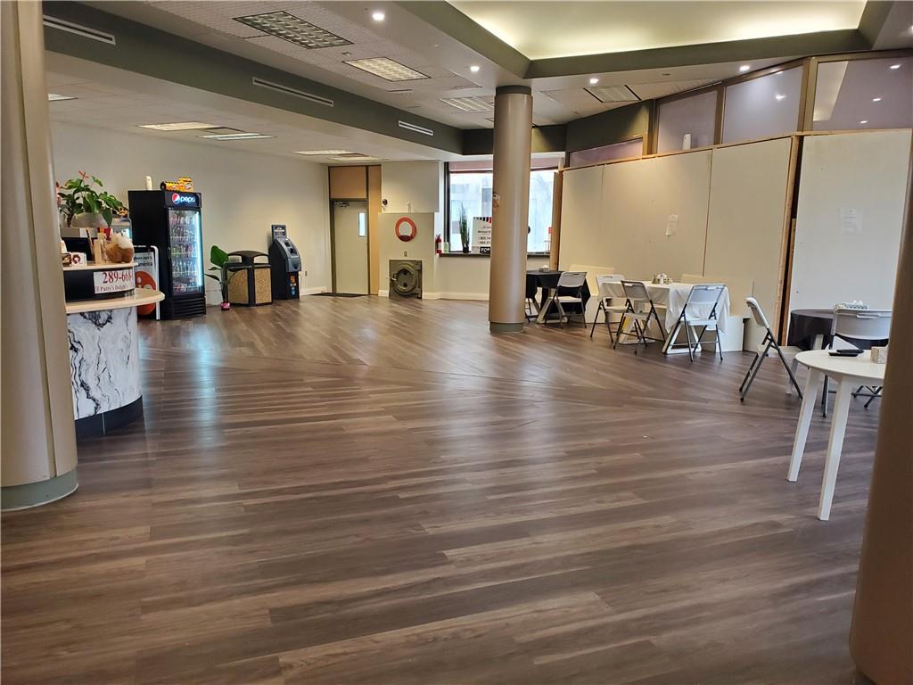 4365 Queen Street, Unit #main, Niagara Falls, Ontario  L2E 2K9 - Photo 2 - H4194264