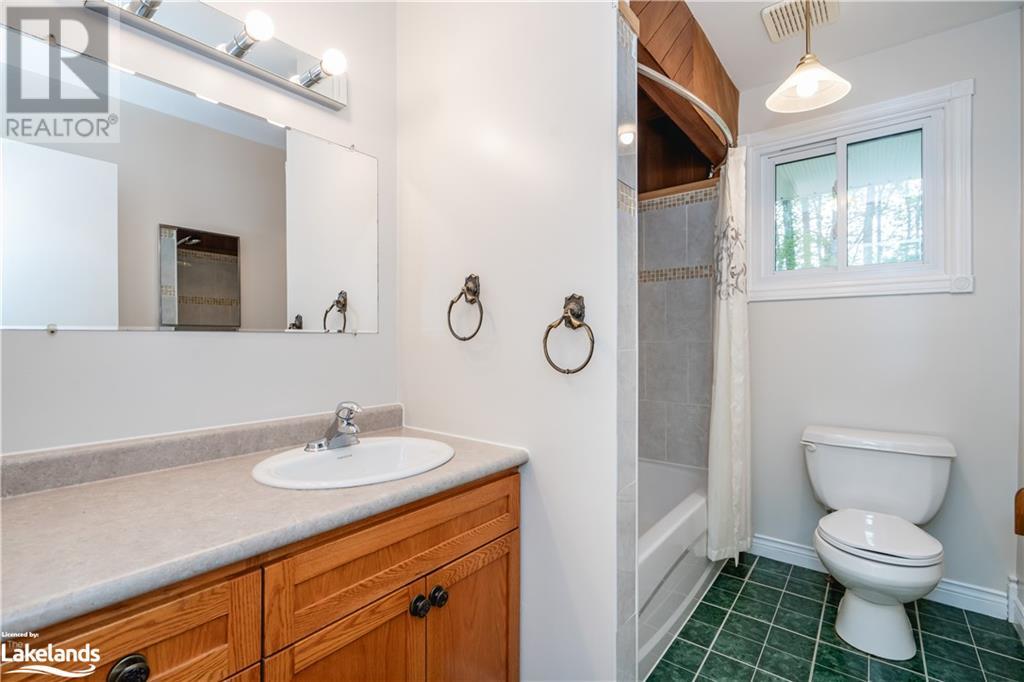 5 Dufferin Street, Penetanguishene, Ontario  L9M 1H2 - Photo 10 - 40589255