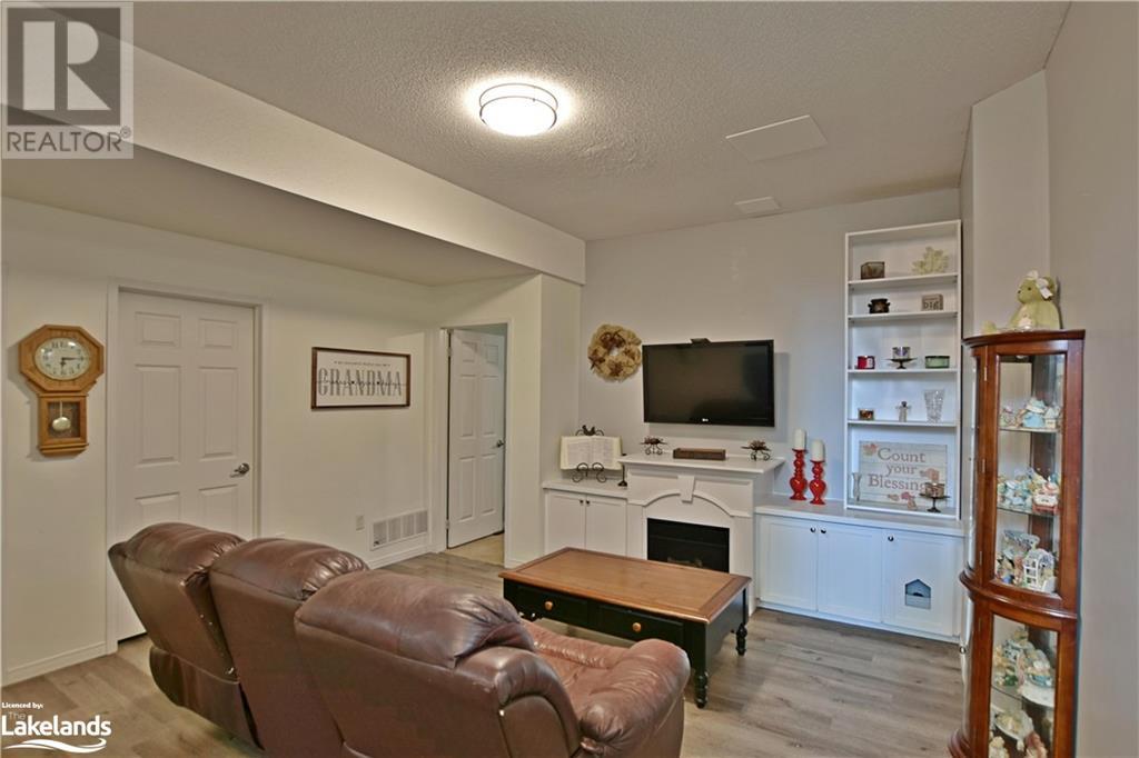 187 Dyer Drive, Wasaga Beach, Ontario  L9Z 1L9 - Photo 17 - 40590395