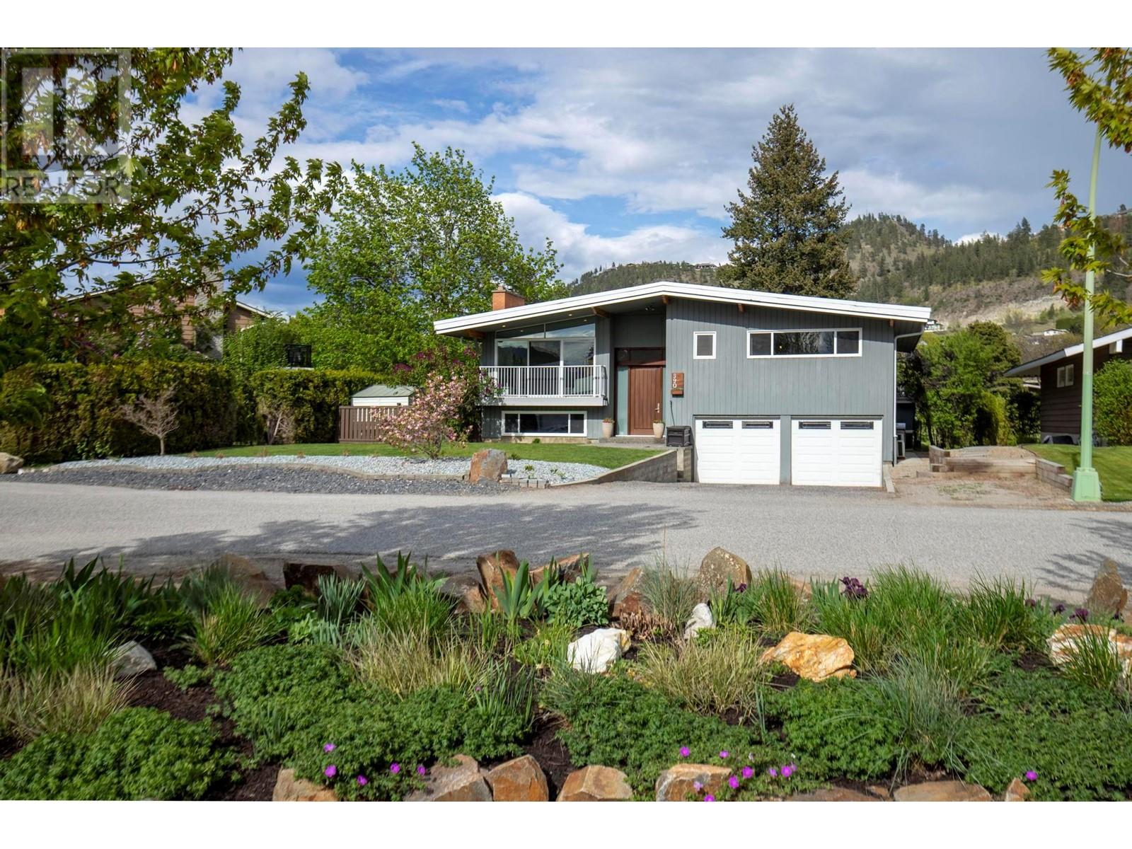 990 Fairway Crescent Kelowna