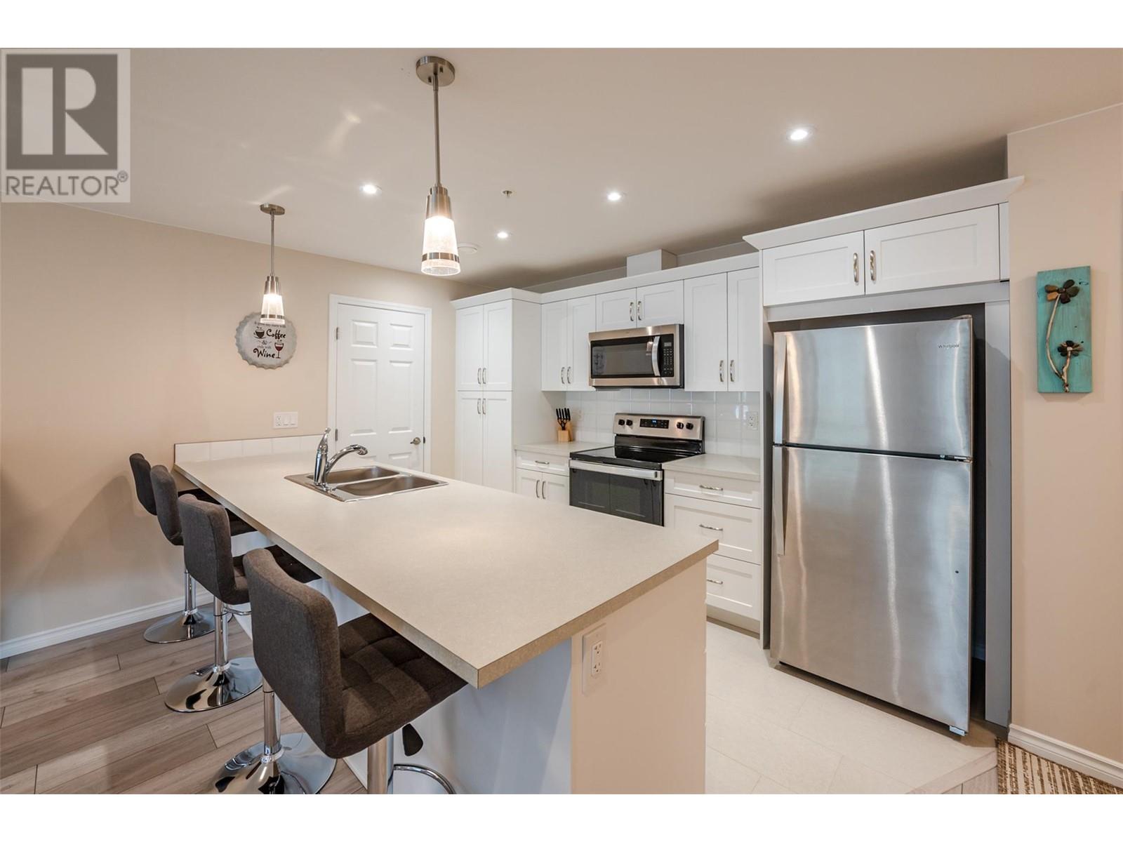 3346 Skaha Lake Rd Unit# 1008 Penticton