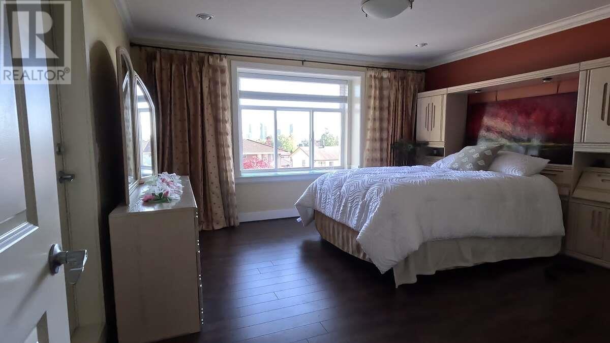 Listing Picture 11 of 20 : 5158 FRANCES STREET, Burnaby / 本拿比 - 魯藝地產 Yvonne Lu Group - MLS Medallion Club Member
