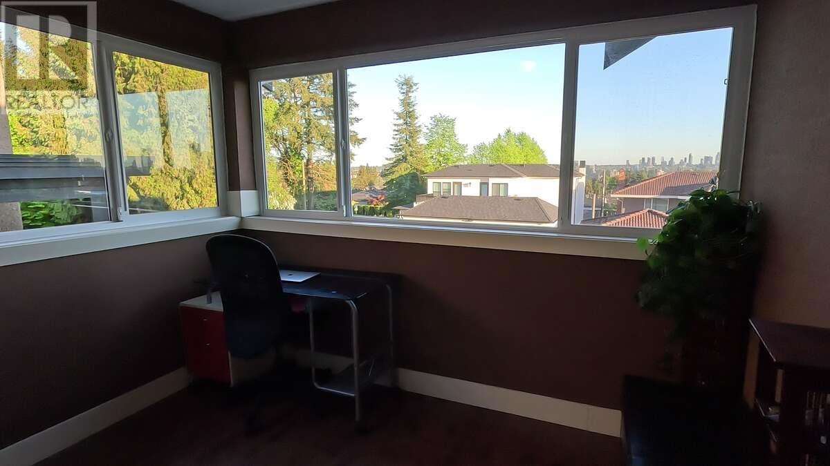 Listing Picture 17 of 20 : 5158 FRANCES STREET, Burnaby / 本拿比 - 魯藝地產 Yvonne Lu Group - MLS Medallion Club Member