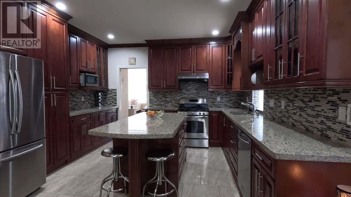 Listing Picture 8 of 20 : 5158 FRANCES STREET, Burnaby / 本拿比 - 魯藝地產 Yvonne Lu Group - MLS Medallion Club Member