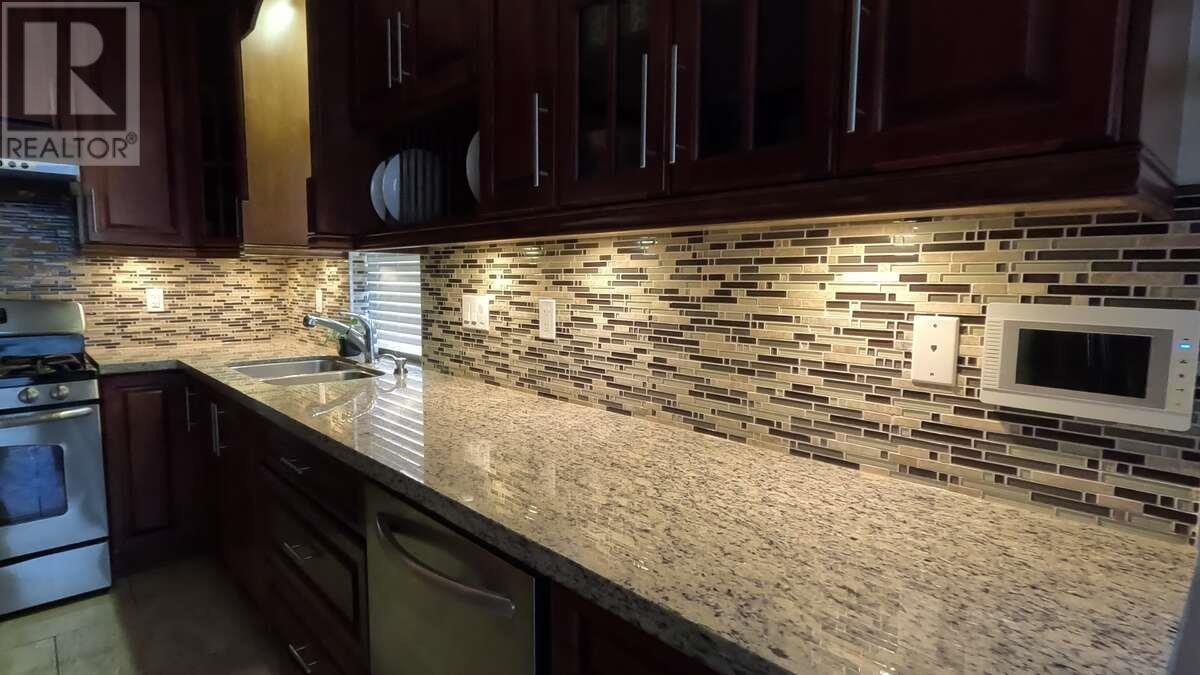 Listing Picture 9 of 20 : 5158 FRANCES STREET, Burnaby / 本拿比 - 魯藝地產 Yvonne Lu Group - MLS Medallion Club Member