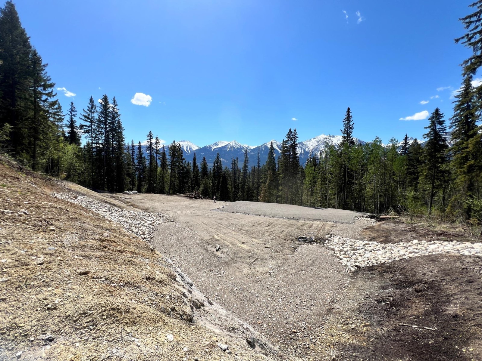 1460 Black Bear Drive, Golden, British Columbia  V0A 1H7 - Photo 2 - 2475205