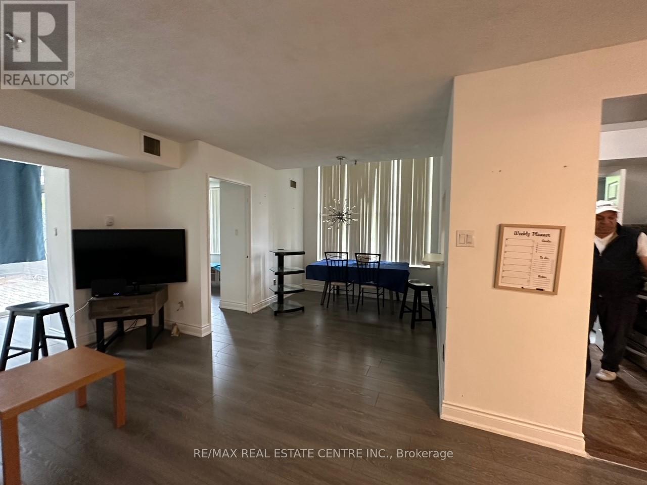 103 - 285 Enfield Place, Mississauga, Ontario  L5B 3Y6 - Photo 4 - W8311086
