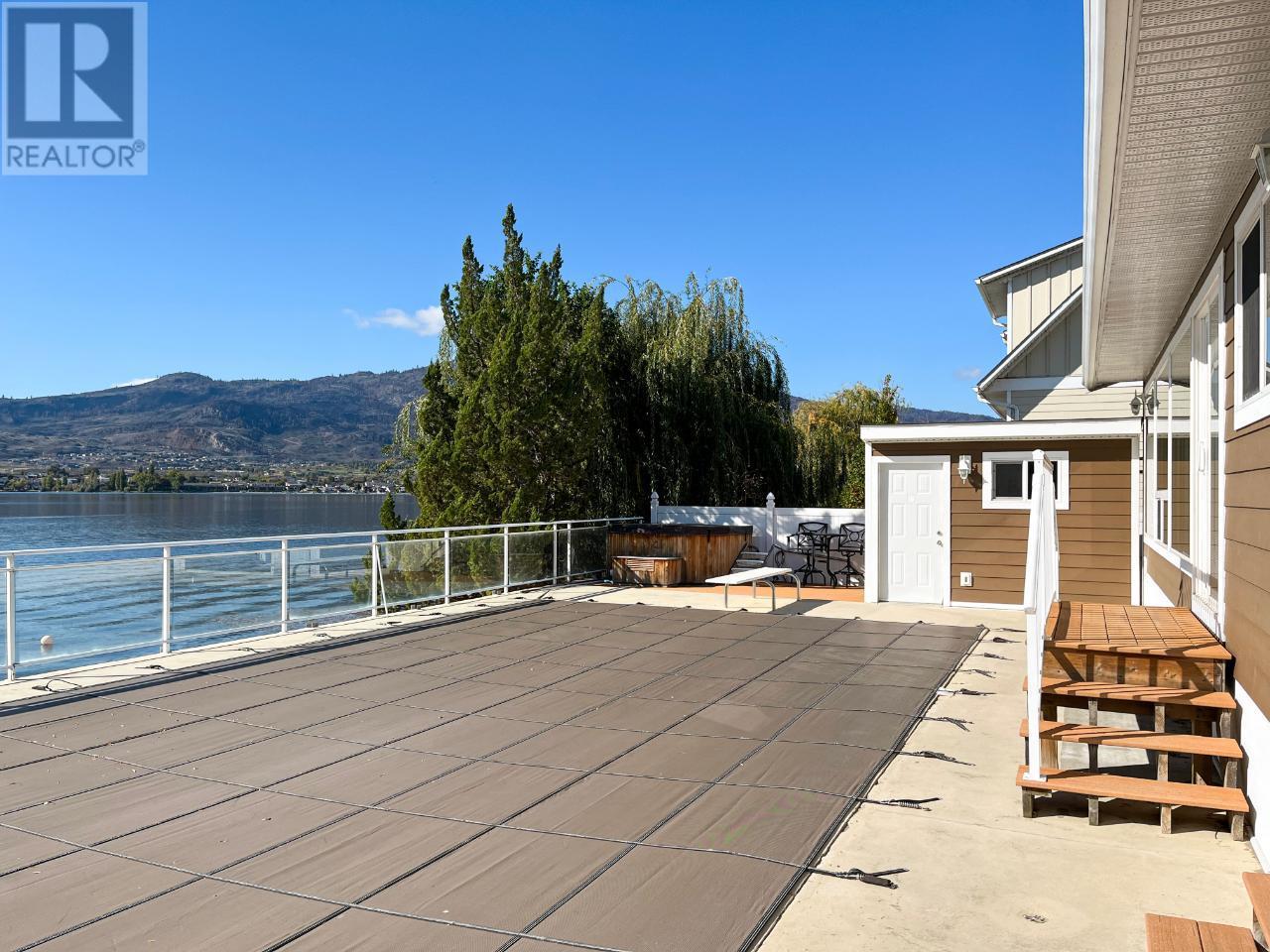 73 HARBOUR KEY Drive Osoyoos