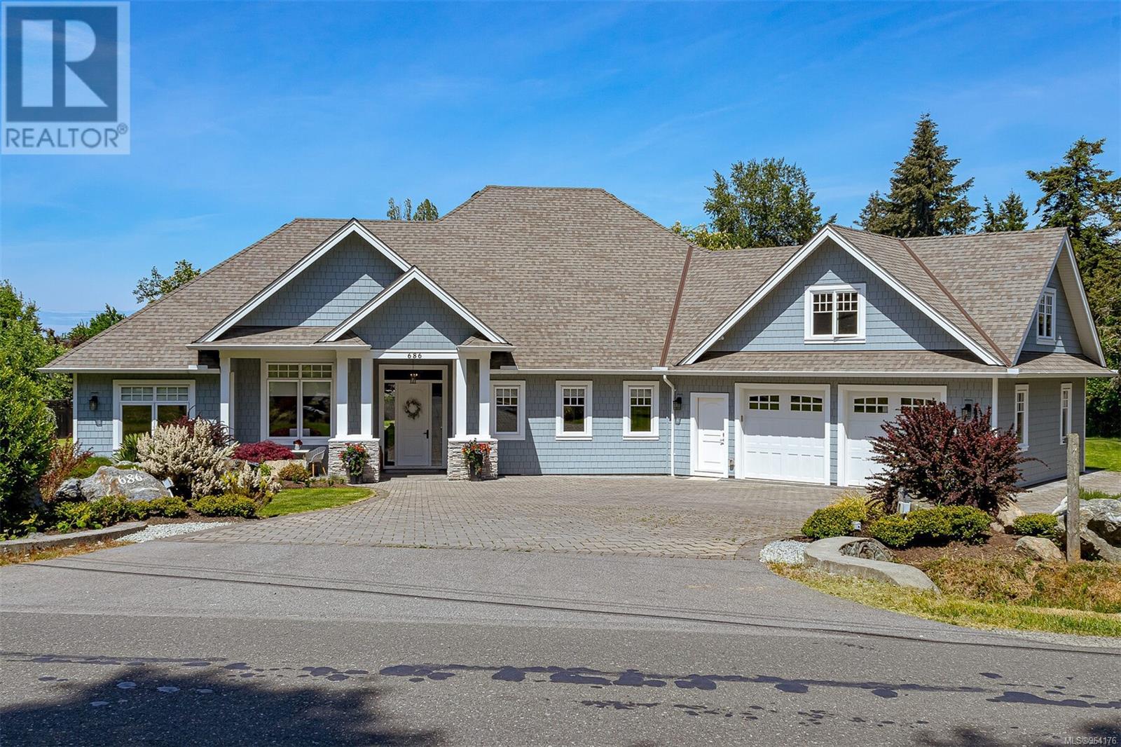 686 Wain Rd, north saanich, British Columbia