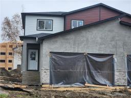 Property: 806 McLean Avenue, Selkirk, Manitoba