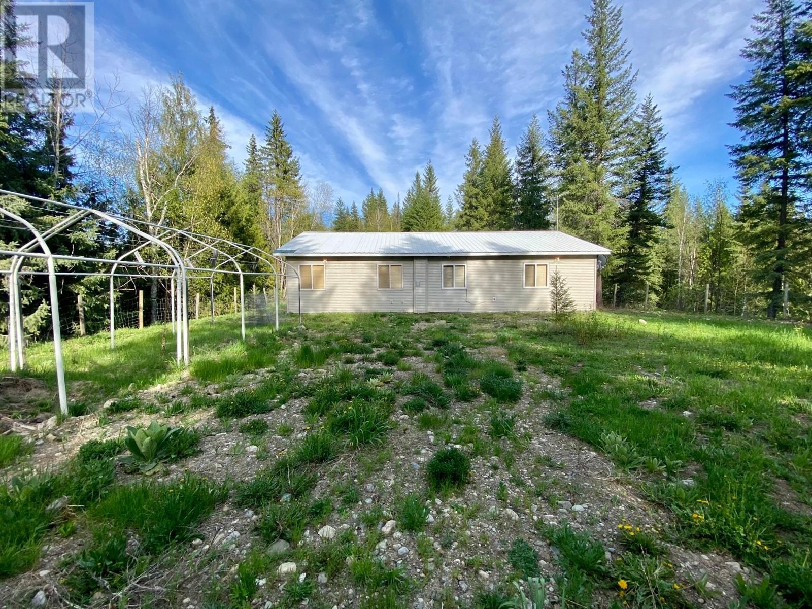 3325 BARRIERE SOUTH ROAD, barriere, British Columbia