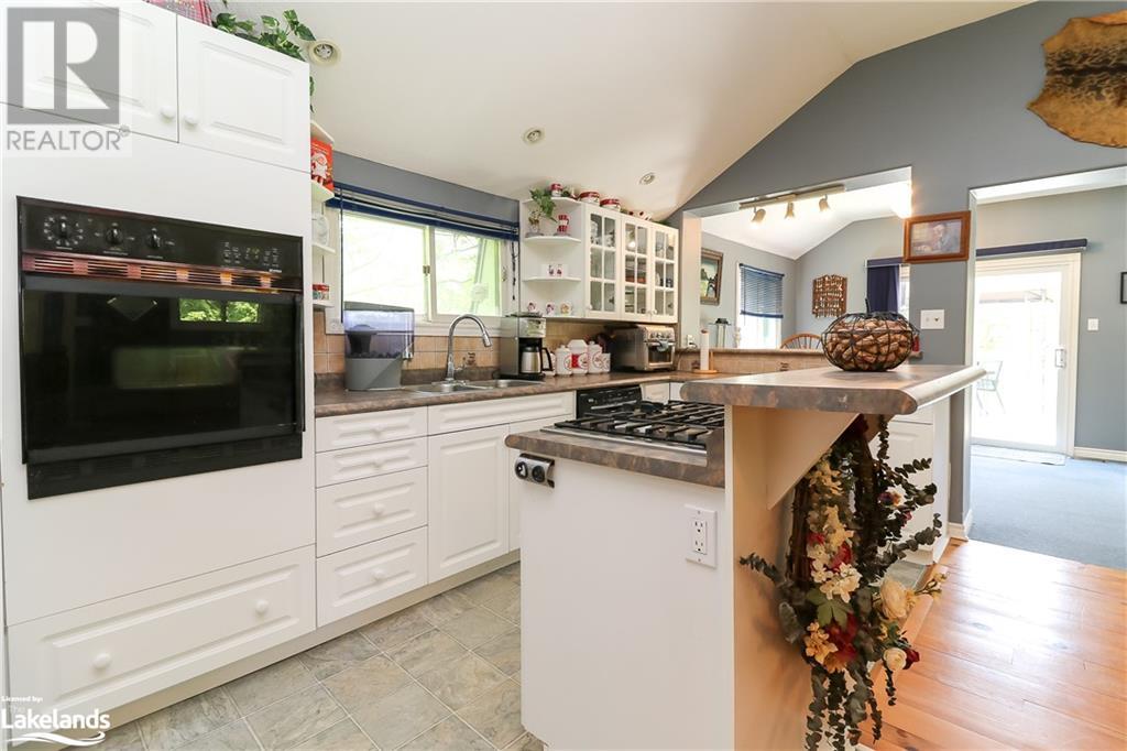 208 Oxbow Park Drive, Wasaga Beach, Ontario  L9Z 2V7 - Photo 6 - 40590785