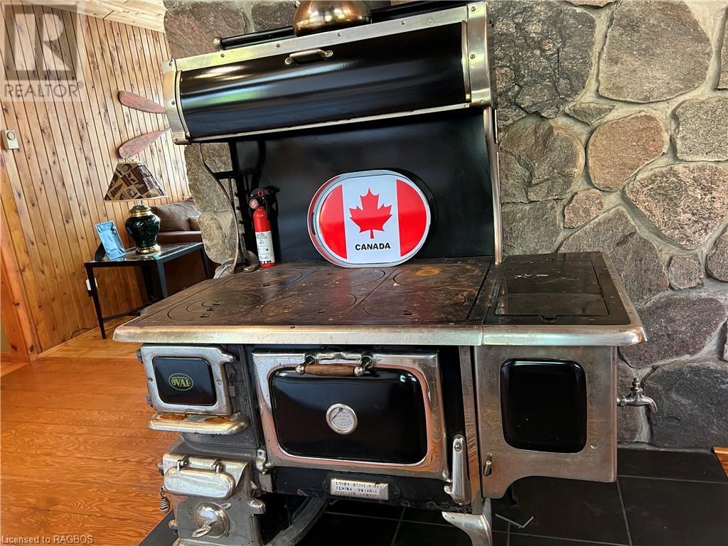 270 Barney's Boulevard, Northern Bruce Peninsula, Ontario  N0H 1Z0 - Photo 19 - 40589923