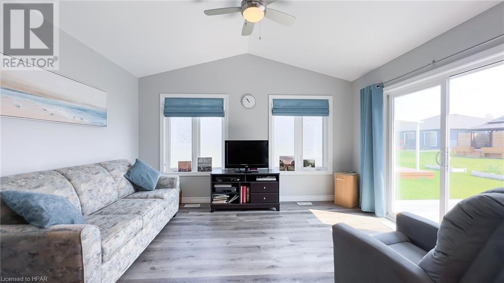 86 Huron Heights Drive N, Ashfield-Colborne-Wawanosh, Ontario  N7A 0C1 - Photo 38 - 40590508