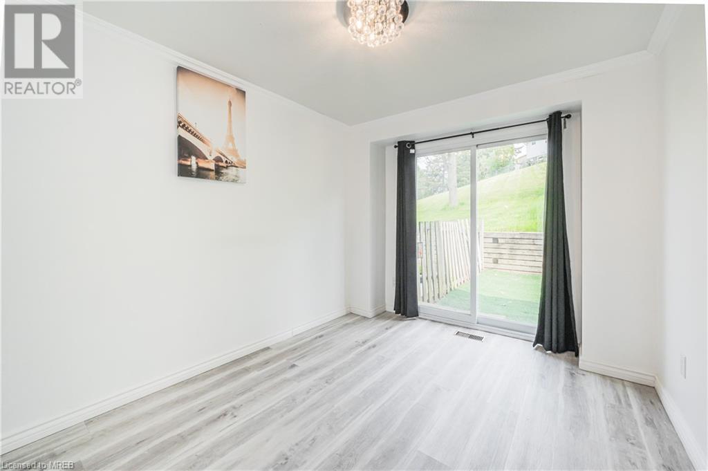 648 Doon Village Road Unit# 5, Kitchener, Ontario  N2P 1A2 - Photo 8 - 40590575