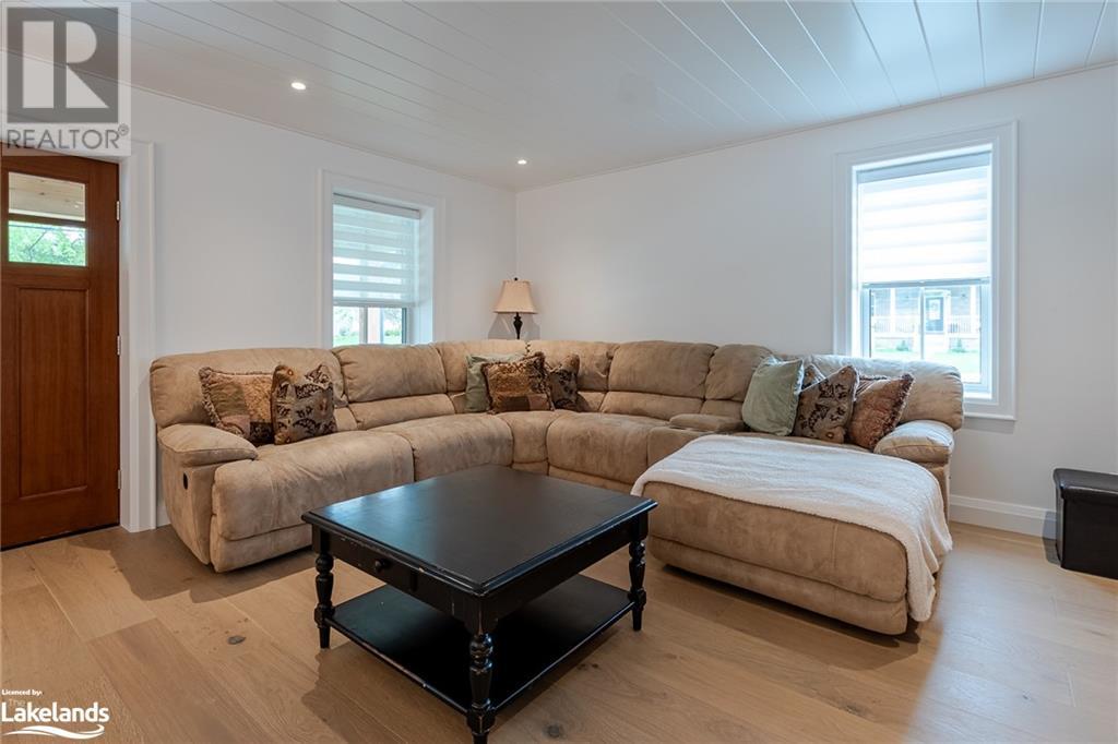 37 Wellington Street E, Creemore, Ontario  L0M 1G0 - Photo 6 - 40590421