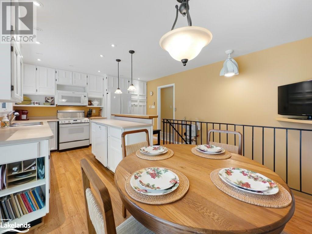8 Waubeek Street, Parry Sound, Ontario  P2A 2Y6 - Photo 13 - 40589007