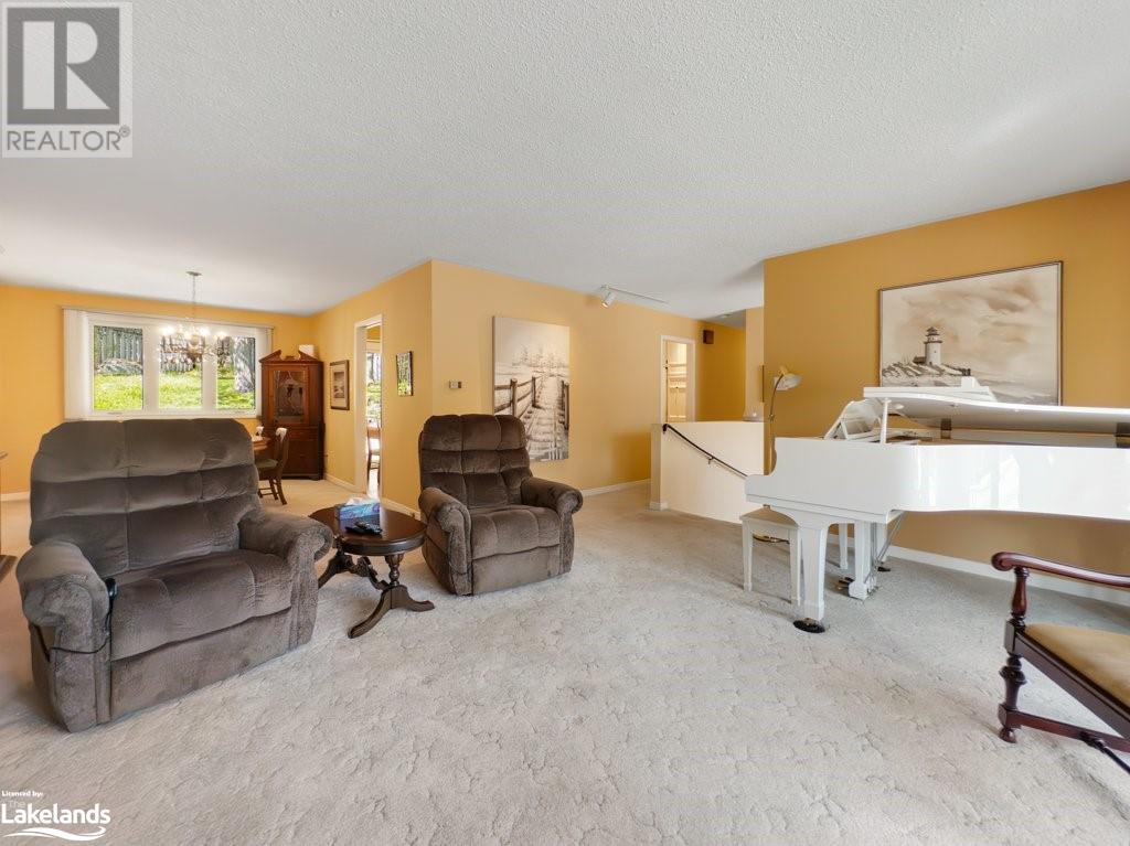 8 Waubeek Street, Parry Sound, Ontario  P2A 2Y6 - Photo 17 - 40589007