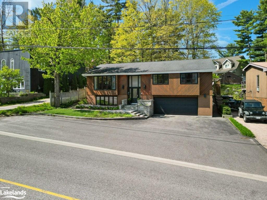 8 Waubeek Street, Parry Sound, Ontario  P2A 2Y6 - Photo 2 - 40589007