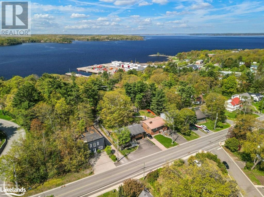 8 Waubeek Street, Parry Sound, Ontario  P2A 2Y6 - Photo 4 - 40589007