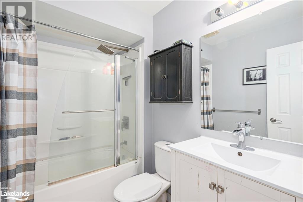 4 Hawthorne Crescent, Barrie, Ontario  L4N 8K1 - Photo 11 - 40590756
