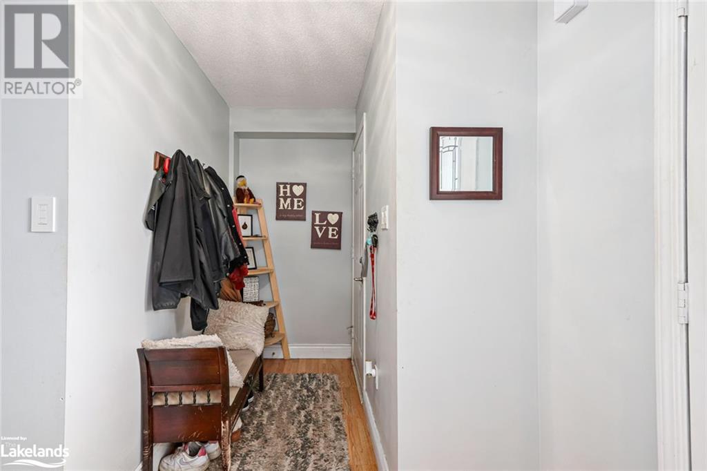 4 Hawthorne Crescent, Barrie, Ontario  L4N 8K1 - Photo 3 - 40590756