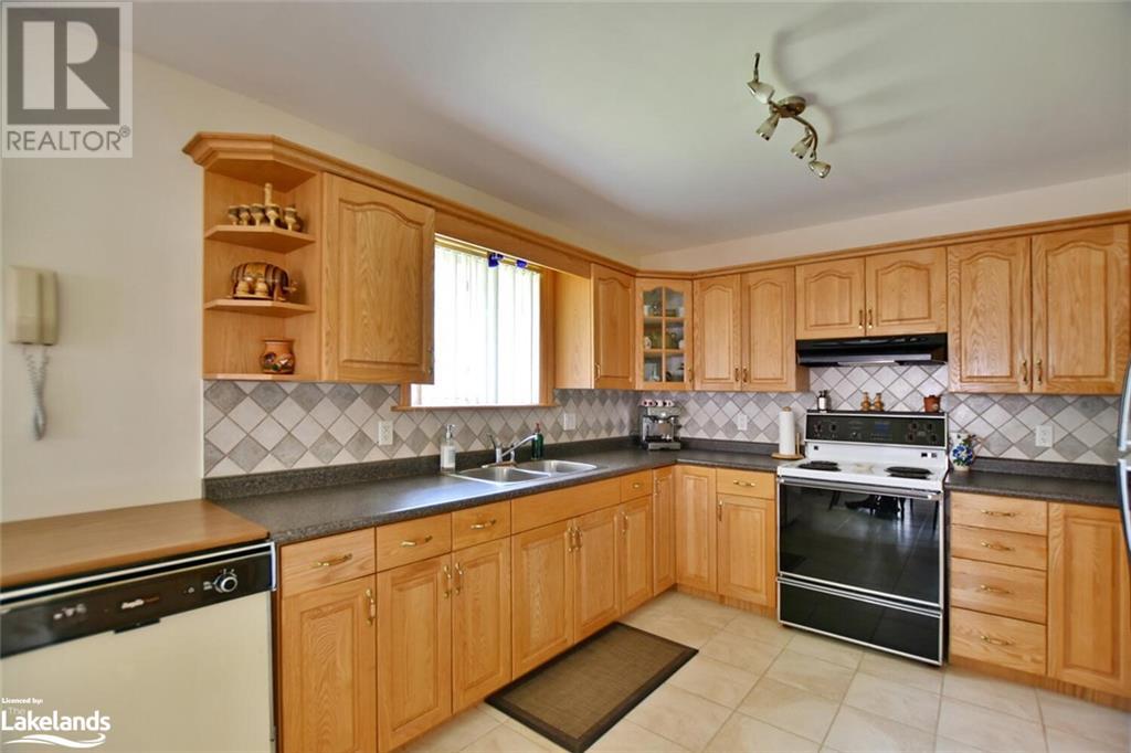 64 47th Street S, Wasaga Beach, Ontario  L9Z 1Y6 - Photo 10 - 40589440