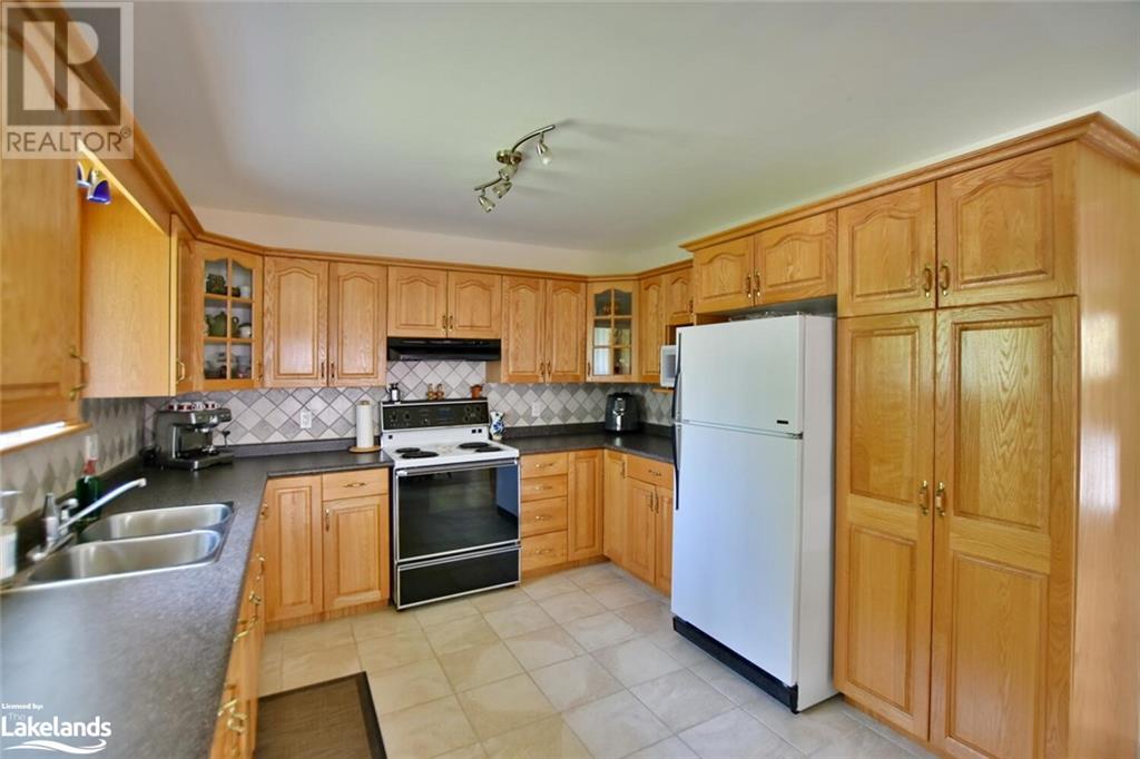 64 47th Street S, Wasaga Beach, Ontario  L9Z 1Y6 - Photo 11 - 40589440